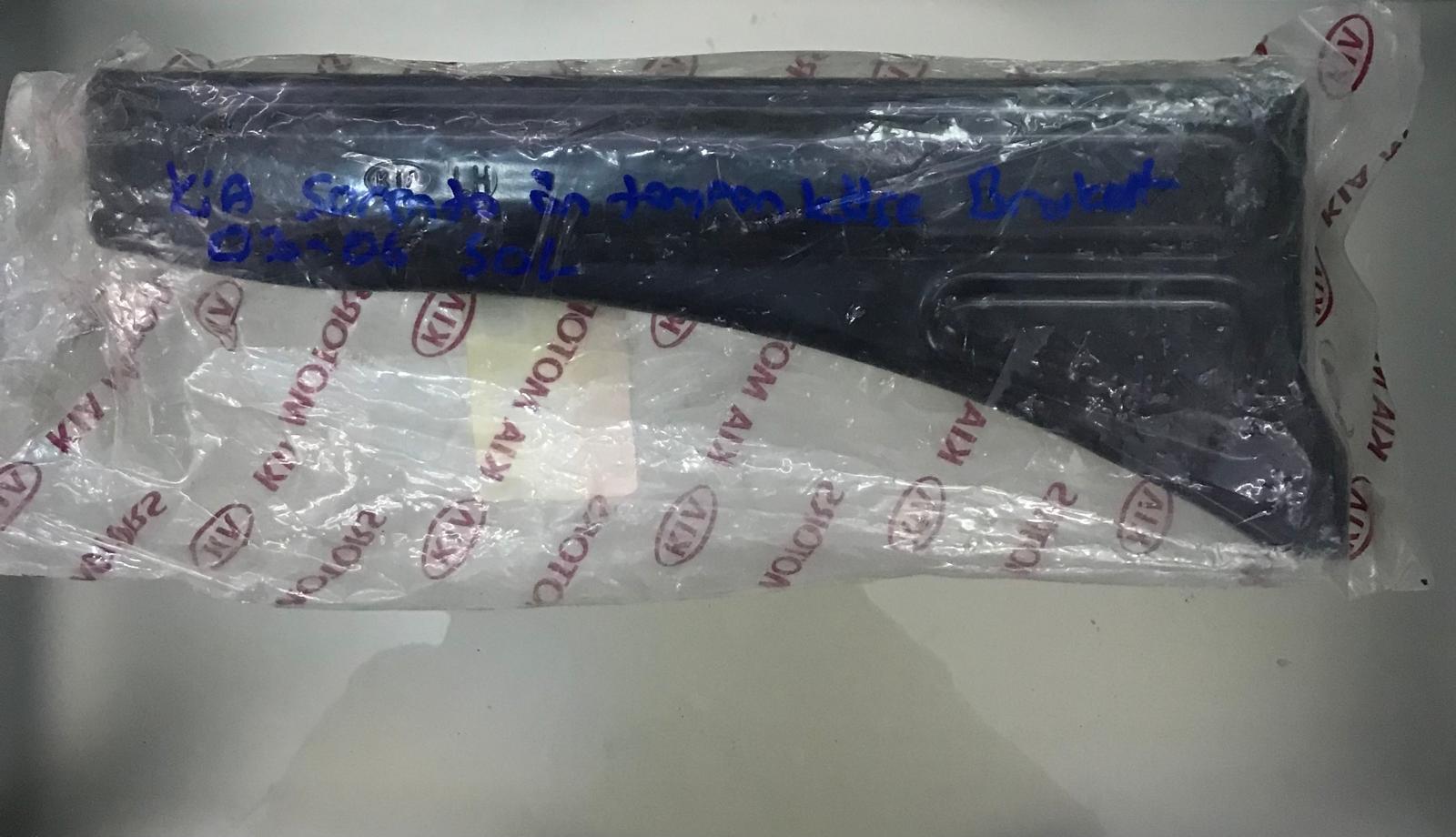 Kia Sportage (03-09) Ön Tampon Sağ Köşe Braketi 